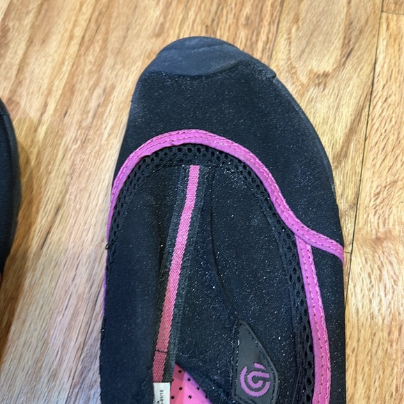 Water shoes worn but plenty of life left! - Picture 2 of 13